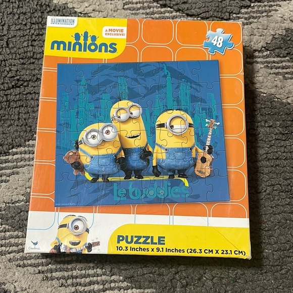 Minions puzzle 10.3 x9.1 - Picture 1 of 1